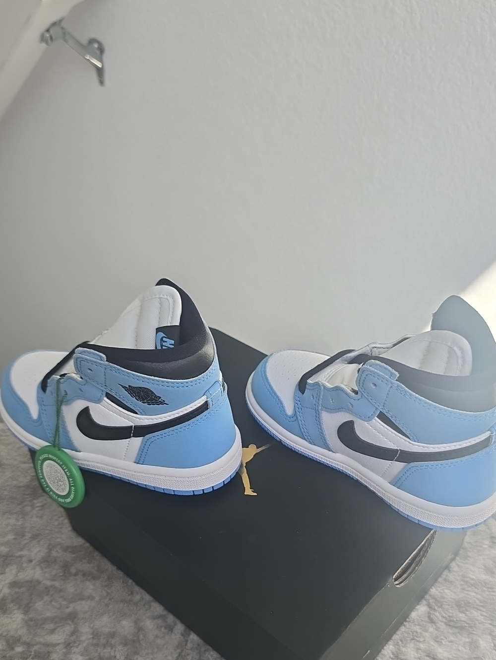 Nike Kids' Air Jordan 1 Mid - White, Light Blue & Black
